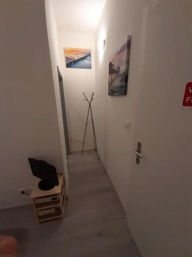 A 2 passi dal Mare-Centro-stazione Appartamento Rimini 0*,  Italia